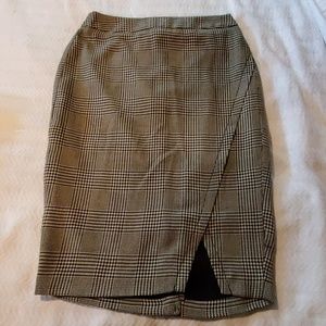 The Limited Black and White Pencil Skirt